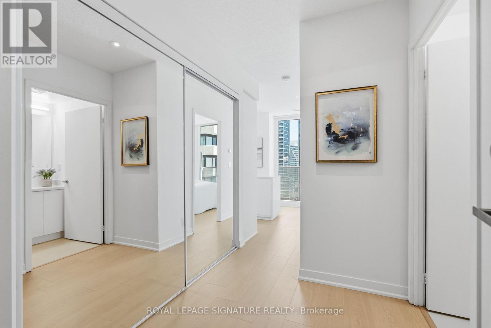 1710 - 88 Harbour Street, Toronto, Ontario  M5J 0C3 - Photo 5 - C13755680