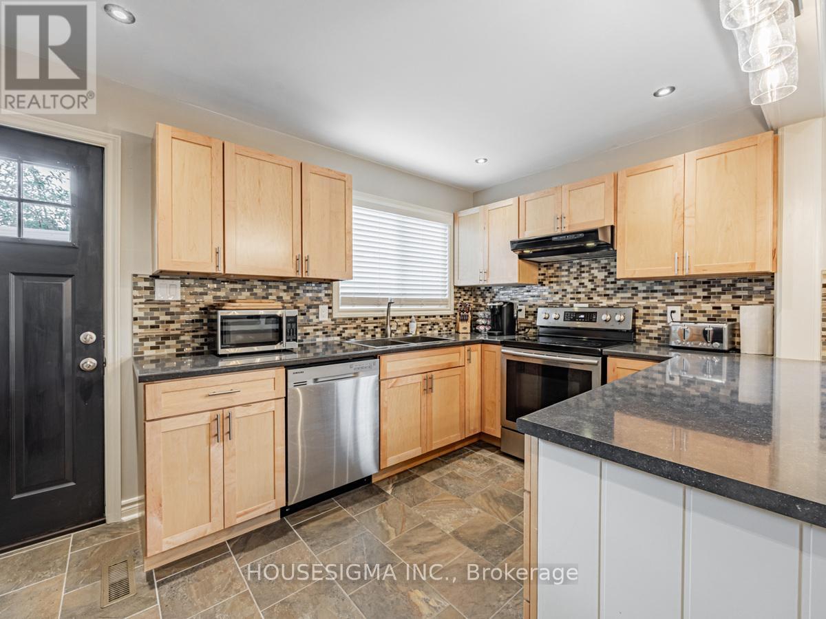 1379 Orlando Court, Oshawa, Ontario  L1G 6T8 - Photo 13 - E13755688