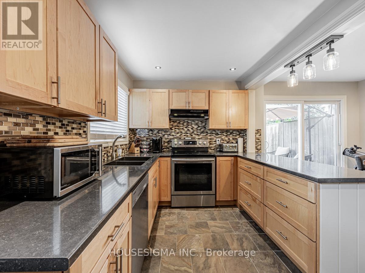 1379 Orlando Court, Oshawa, Ontario  L1G 6T8 - Photo 14 - E13755688