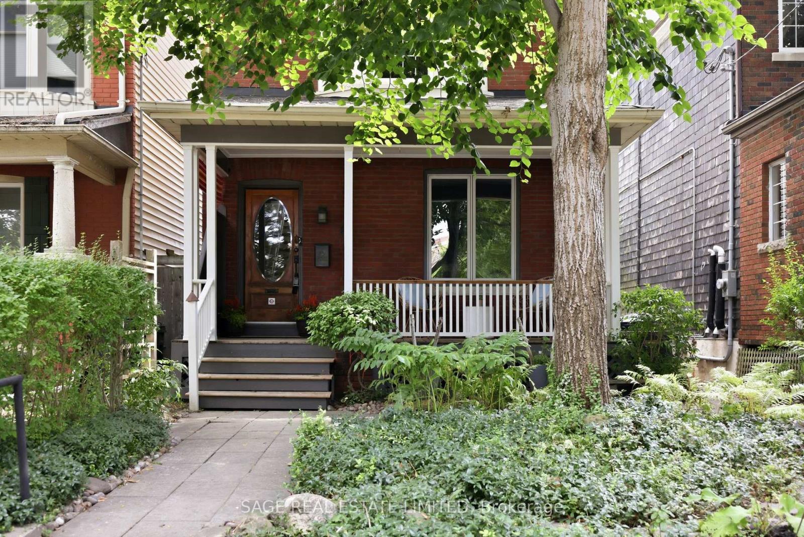 81 Woodfield Road, Toronto, Ontario  M4L 2W5 - Photo 3 - E13755710