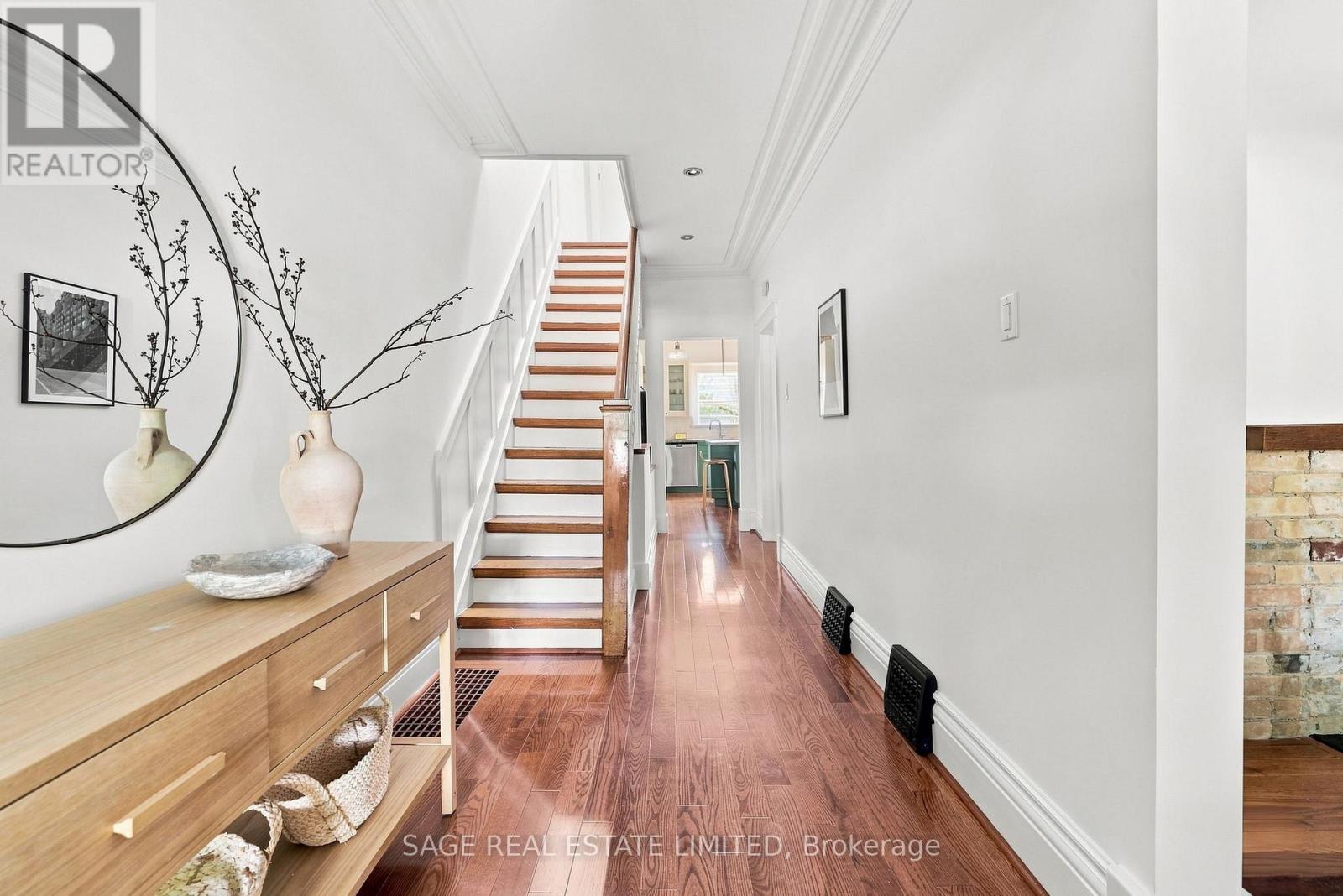 81 Woodfield Road, Toronto, Ontario  M4L 2W5 - Photo 7 - E13755710