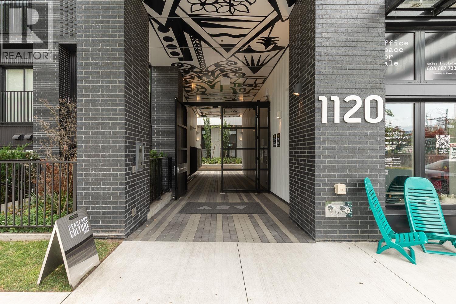 321 1120 E Georgia Street, Vancouver, British Columbia  V6A 0K2 - Photo 1 - R3162233