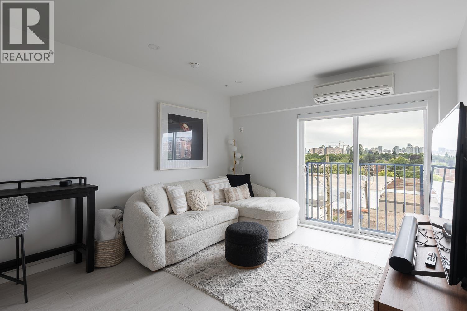 321 1120 E Georgia Street, Vancouver, British Columbia  V6A 0K2 - Photo 2 - R3162233