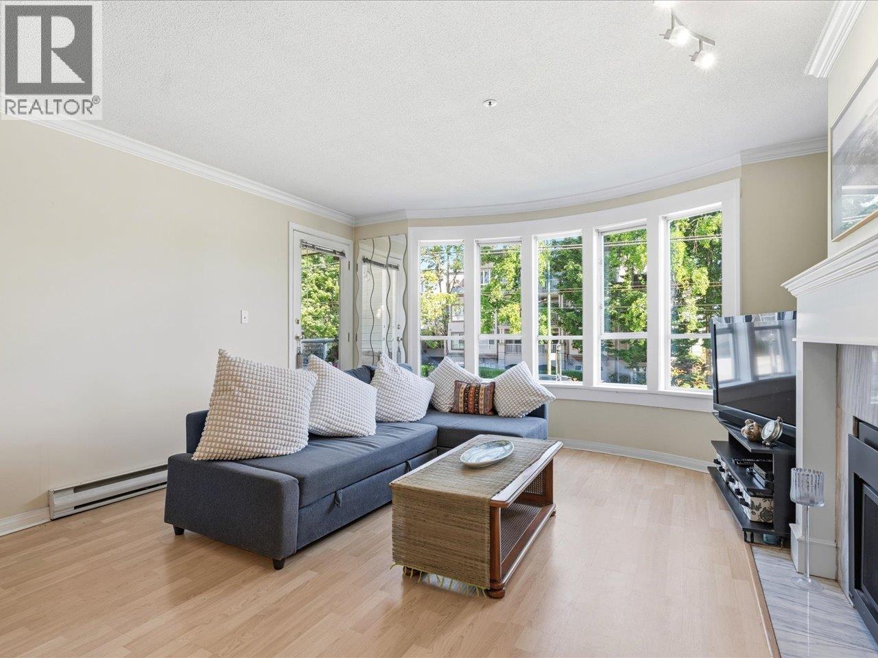 201 3220 W 4th Avenue, Vancouver, British Columbia  V6K 1R9 - Photo 2 - R3162251