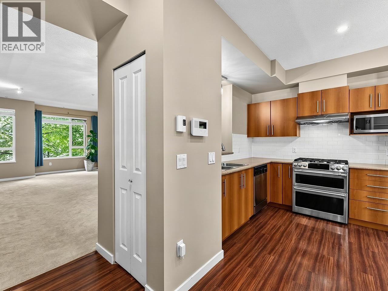 122 9229 University Crescent, Burnaby, British Columbia  V5A 4Z2 - Photo 6 - R3162259