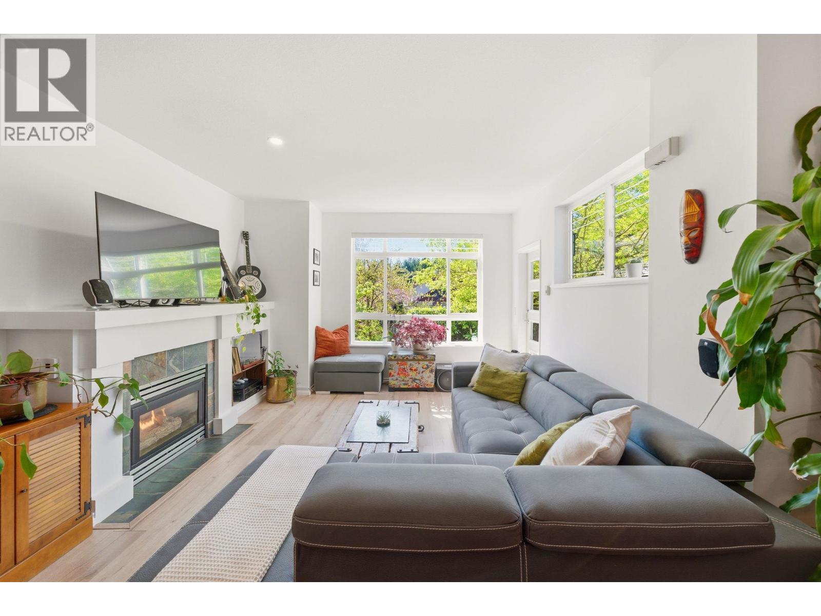 23 15 Forest Park Way, Port Moody, British Columbia  V3H 5G7 - Photo 2 - R3162285