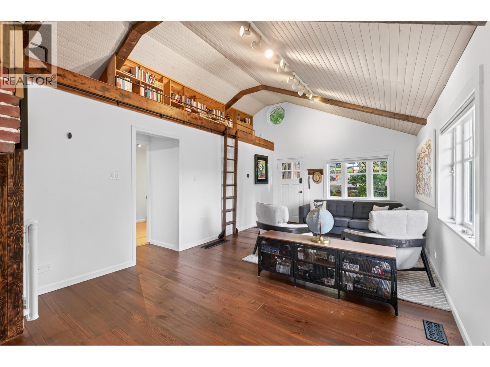 1371 Borthwick Road, North Vancouver, British Columbia  V7K 1X9 - Photo 4 - R3162299
