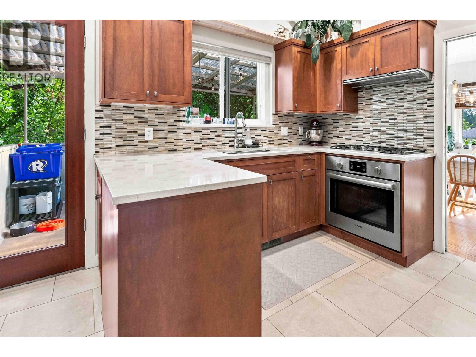 2285 Tompkins Crescent, North Vancouver, British Columbia  V7H 2E2 - Photo 10 - R3162317