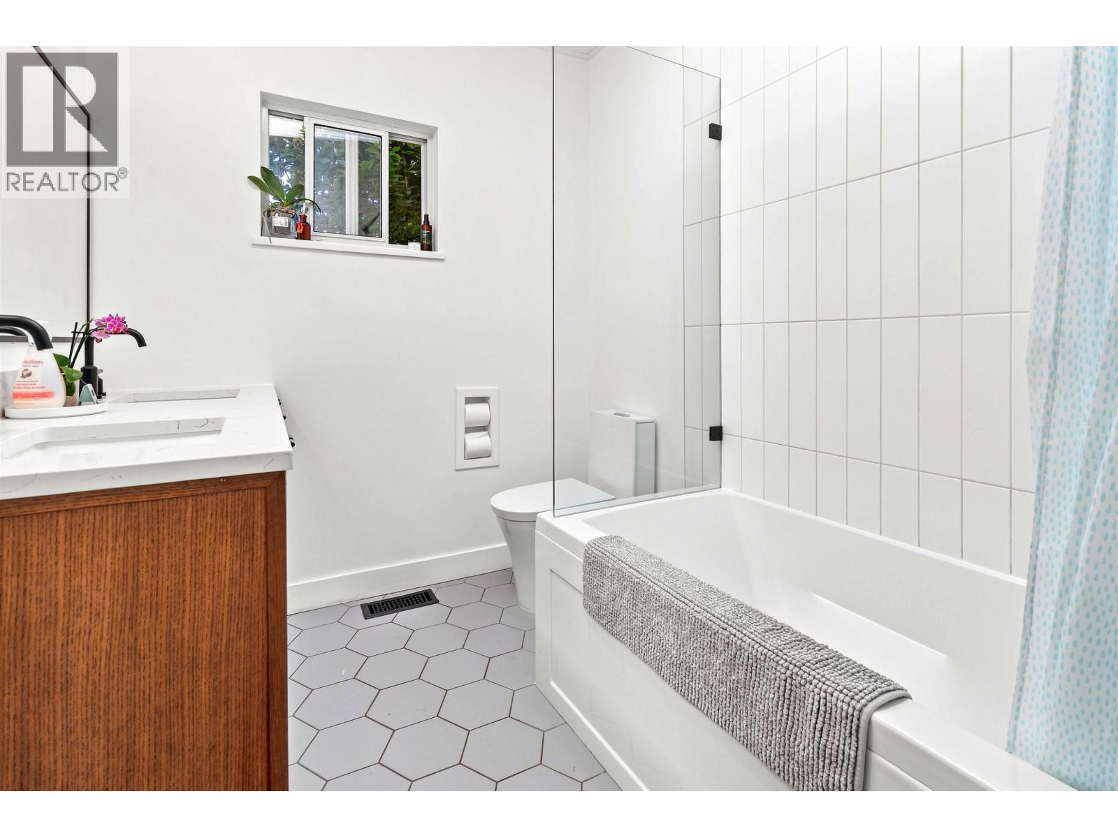 2285 Tompkins Crescent, North Vancouver, British Columbia  V7H 2E2 - Photo 17 - R3162317