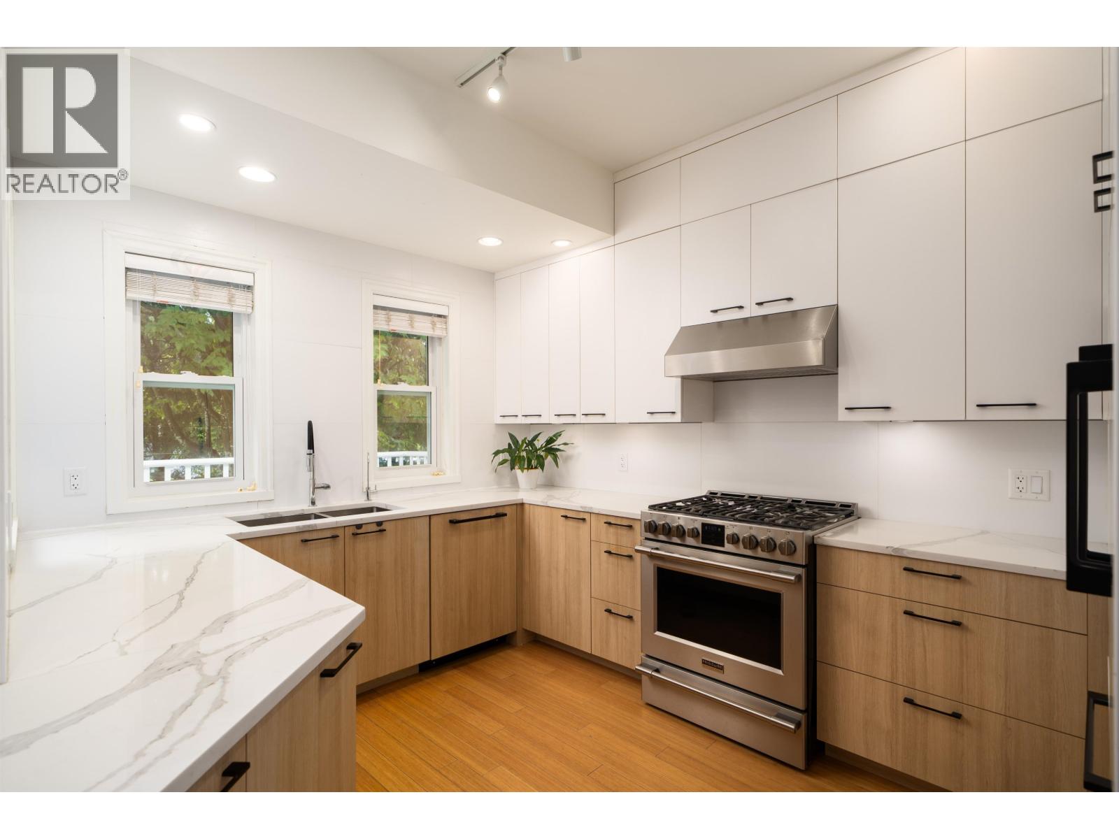 2537 Woodland Drive, Vancouver, British Columbia  V5N 3P4 - Photo 12 - R3162327