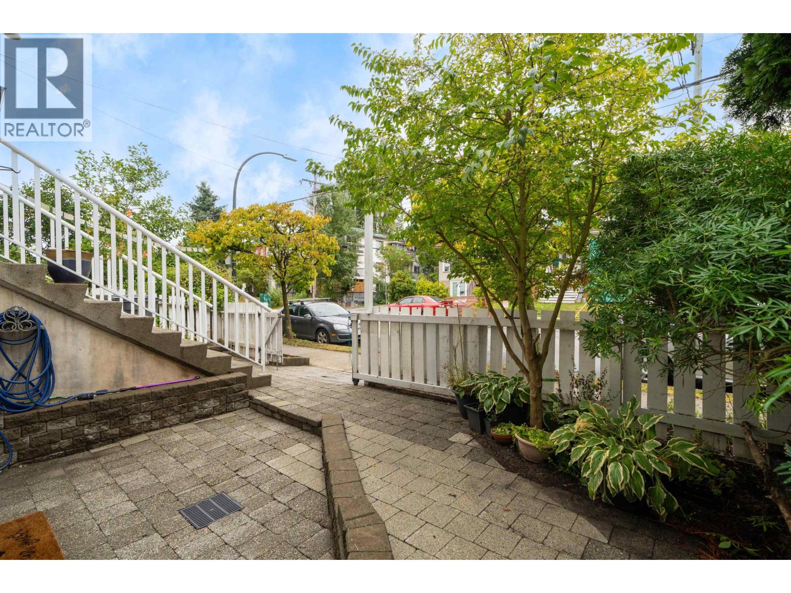 2537 Woodland Drive, Vancouver, British Columbia  V5N 3P4 - Photo 3 - R3162327