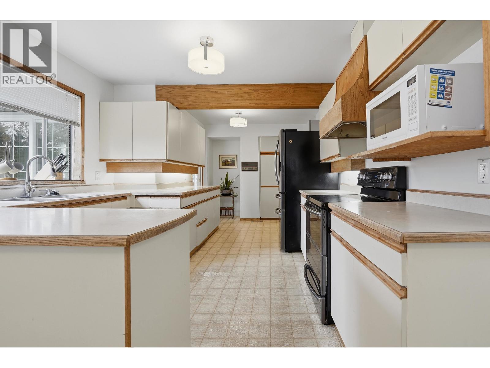2030 Jordan Drive, Burnaby, British Columbia  V5B 4E8 - Photo 6 - R3162328