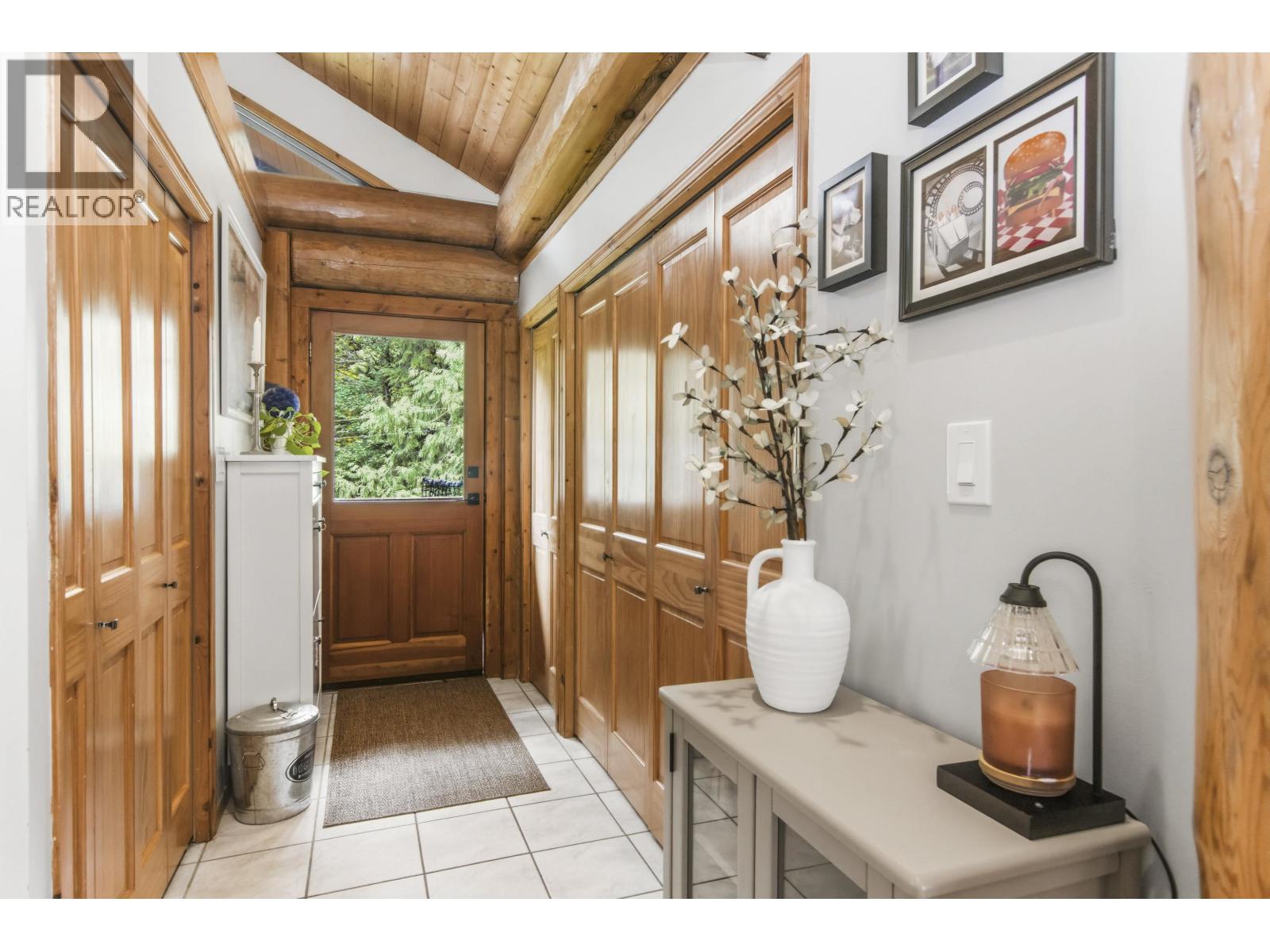 2020 Paradise Valley Road, Squamish, British Columbia  V0N 1H0 - Photo 14 - R3162341