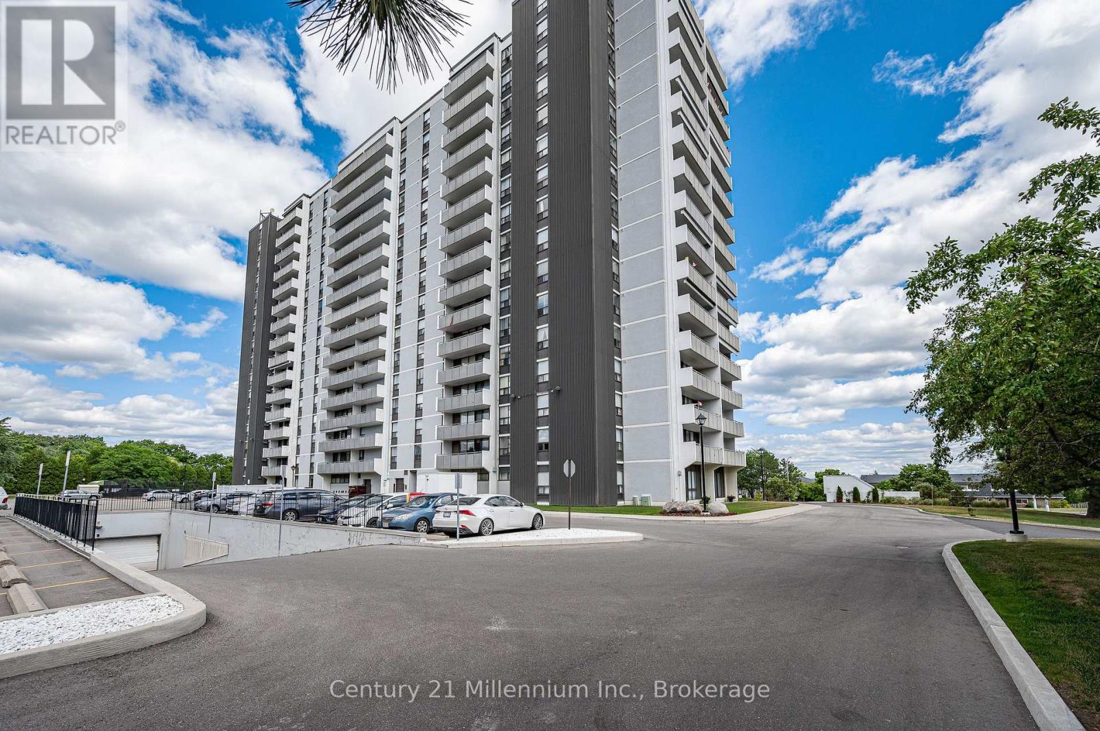 1605 - 2055 Upper Middle Road, Burlington (Brant Hills), Ontario  L7P 3P4 - Photo 2 - W13755656