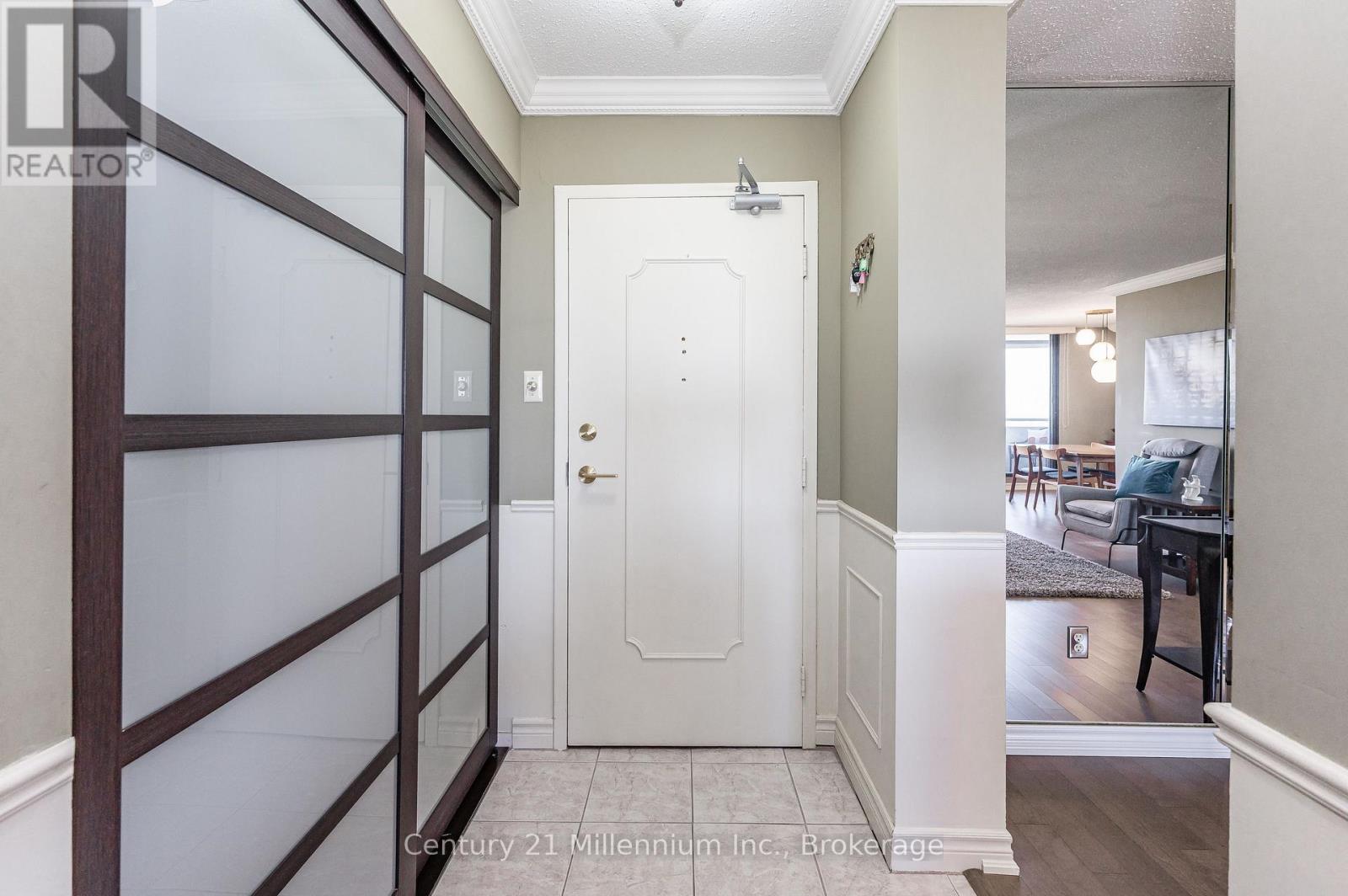 1605 - 2055 Upper Middle Road, Burlington (Brant Hills), Ontario  L7P 3P4 - Photo 5 - W13755656