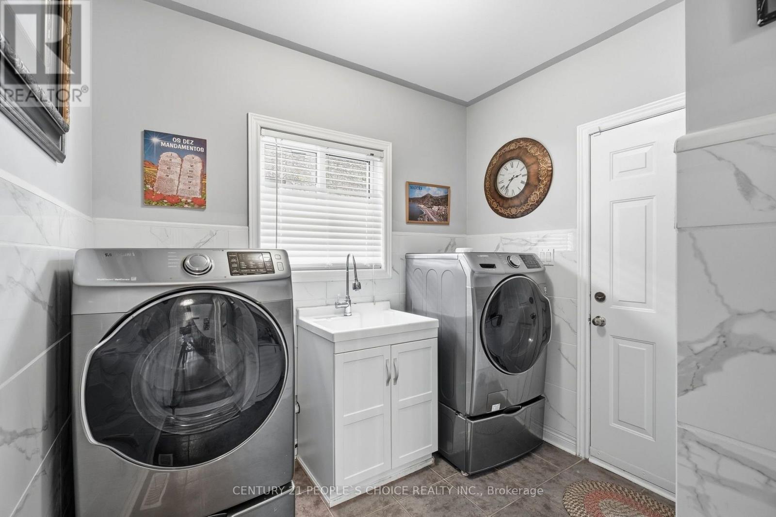 4 Imperial Crown Lane, Barrie (Innis-Shore), Ontario  L4N 0T4 - Photo 22 - S13755742