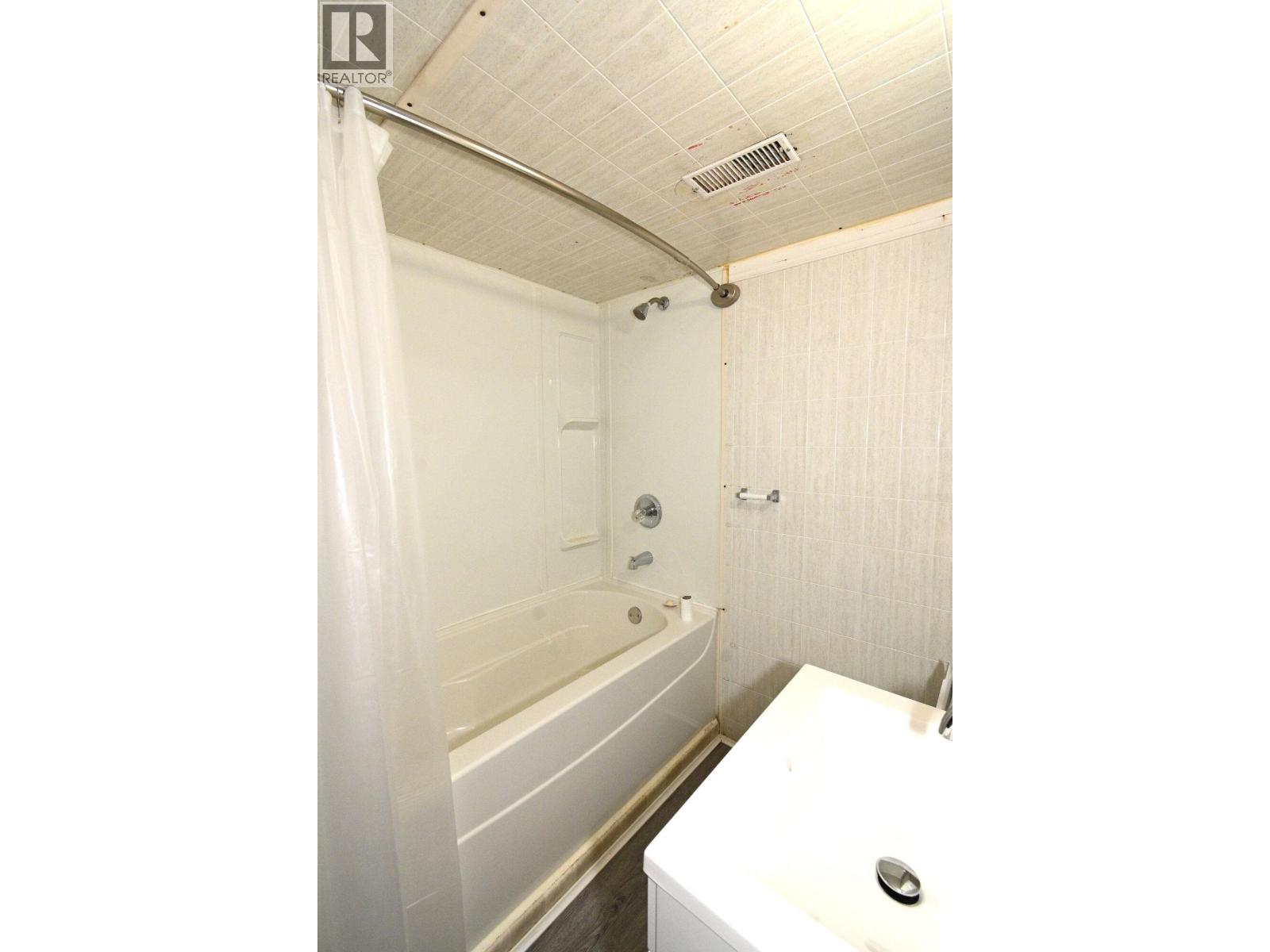 1857-1863 Juniper Street, Prince George, British Columbia  V2L 1N6 - Photo 15 - R3159938