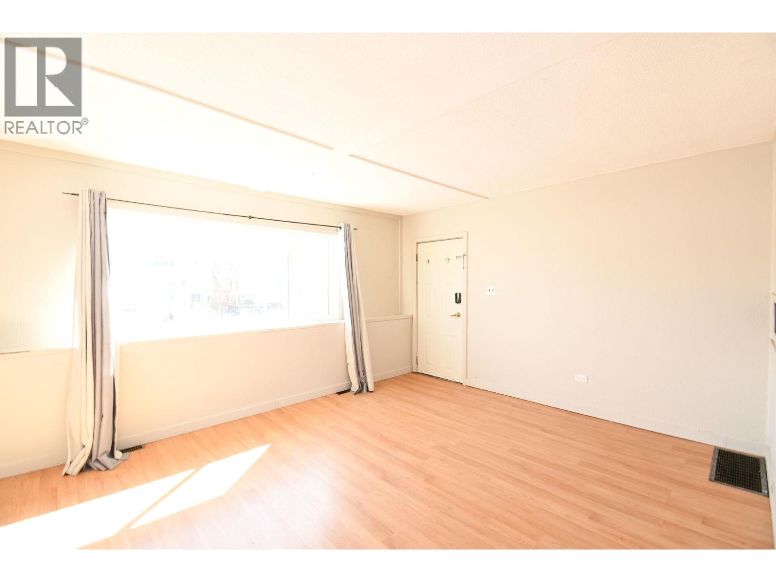 1857-1863 Juniper Street, Prince George, British Columbia  V2L 1N6 - Photo 2 - R3159938