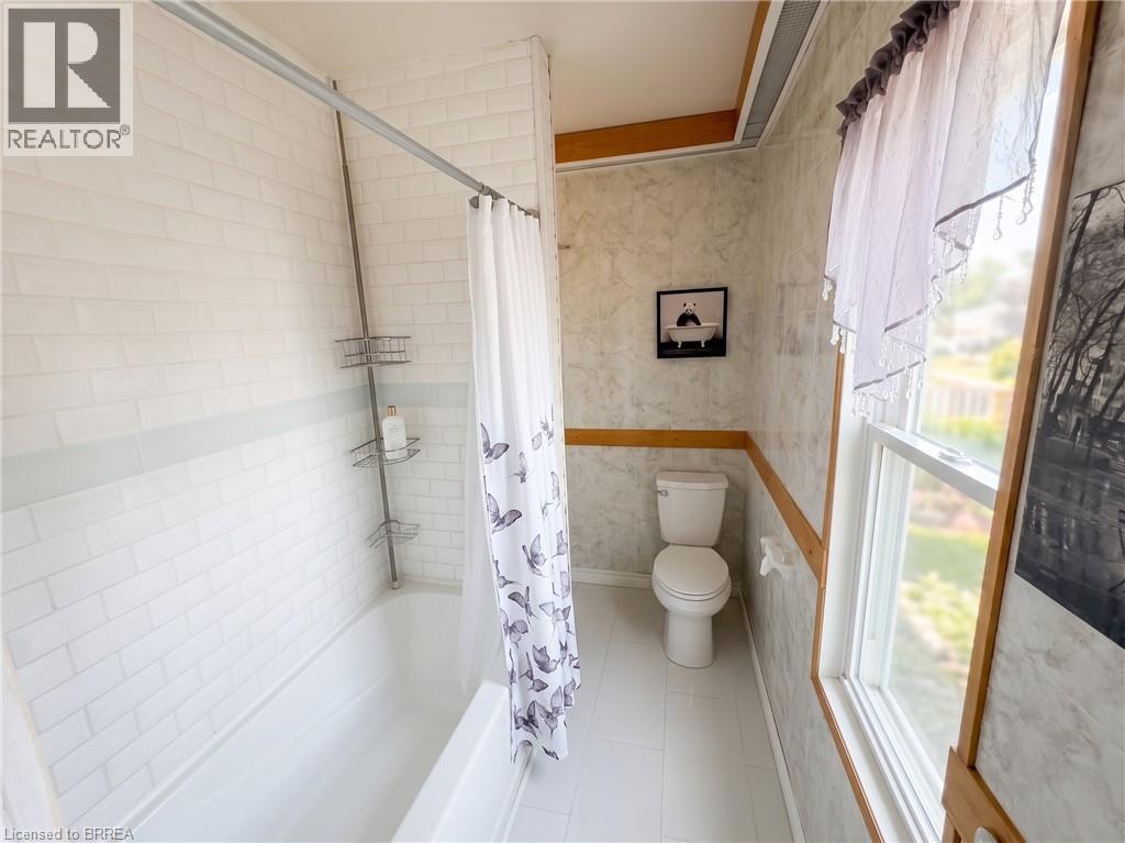 92 Mary Street, Brantford, Ontario  N3S 3B6 - Photo 7 - 40859530