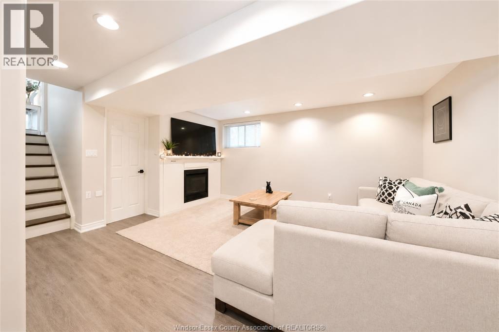 3939 Longfellow, Windsor, Ontario  N9G 2B4 - Photo 29 - 26021884