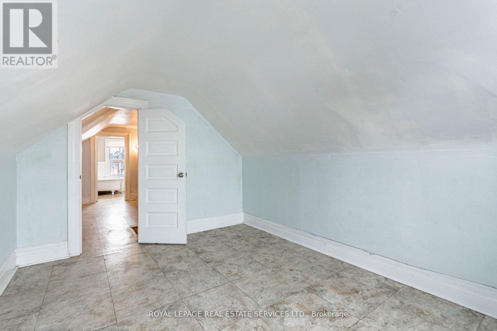 1160 Dufferin Street, Toronto, Ontario M6H 4B8 - Photo 11 - W13755630