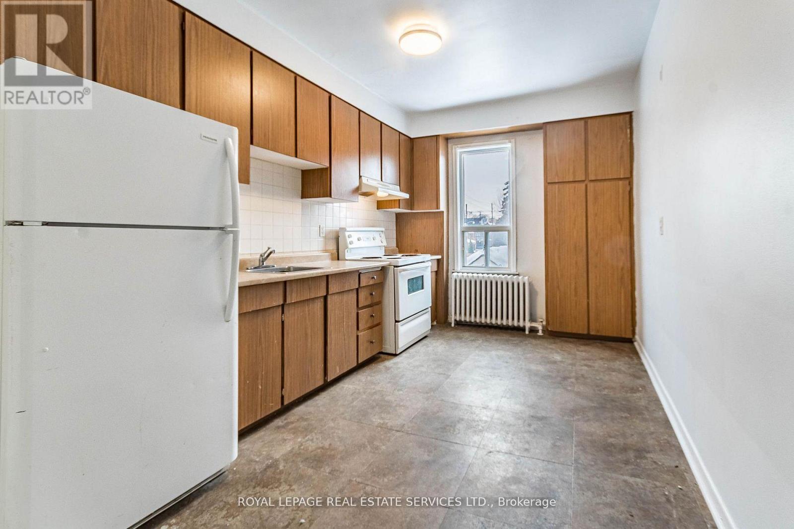 1160 Dufferin Street, Toronto, Ontario M6H 4B8 - Photo 3 - W13755630