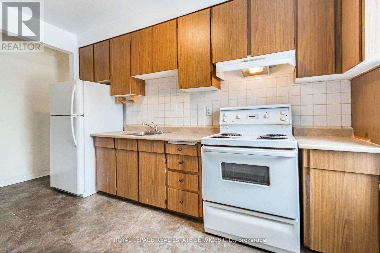 1160 Dufferin Street, Toronto, Ontario M6H 4B8 - Photo 4 - W13755630