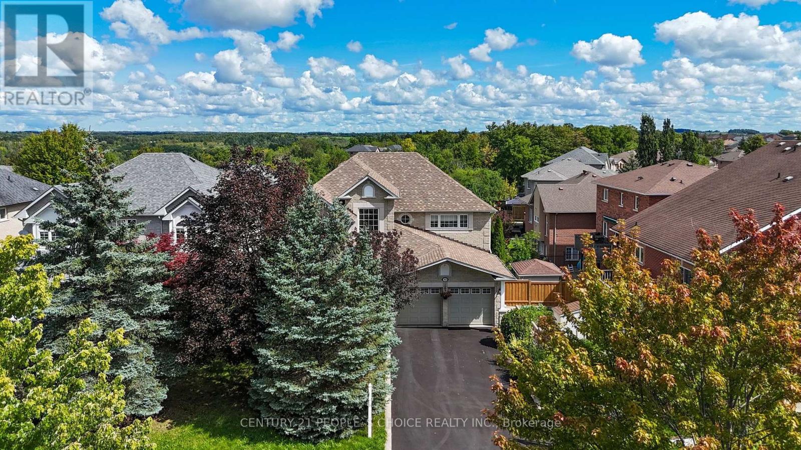 43 Strawberry Hill Court, Caledon, Ontario L7E 2M4 - Photo 2 - W13755670