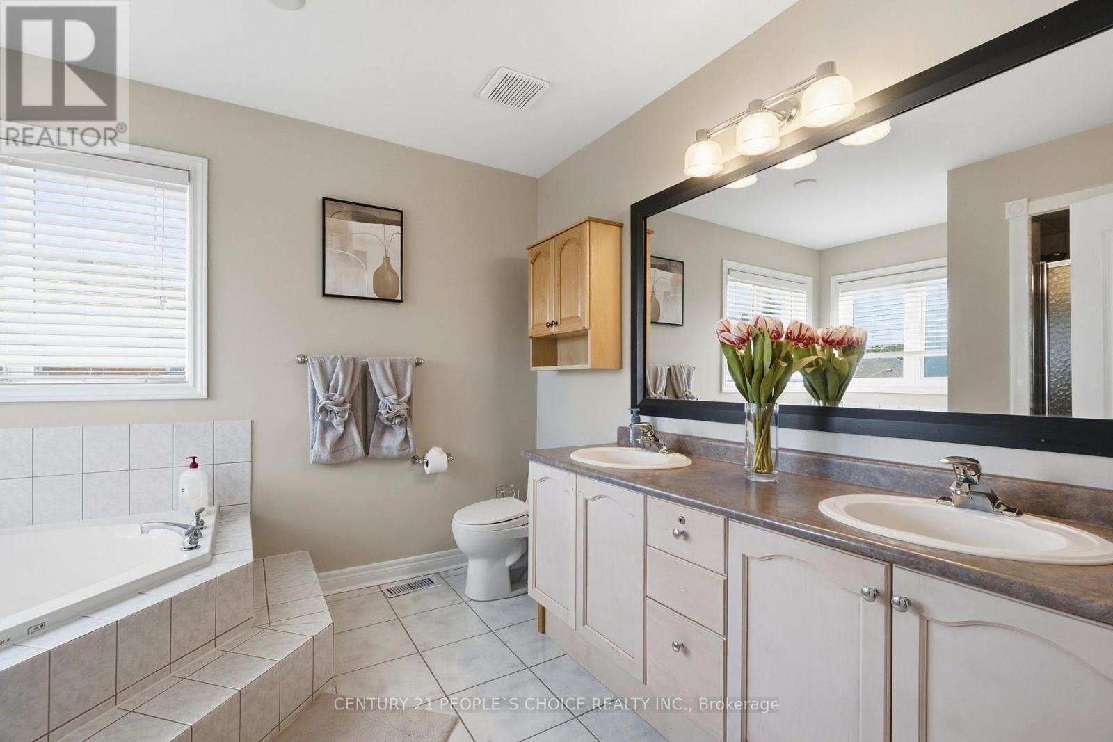 43 Strawberry Hill Court, Caledon, Ontario L7E 2M4 - Photo 30 - W13755670