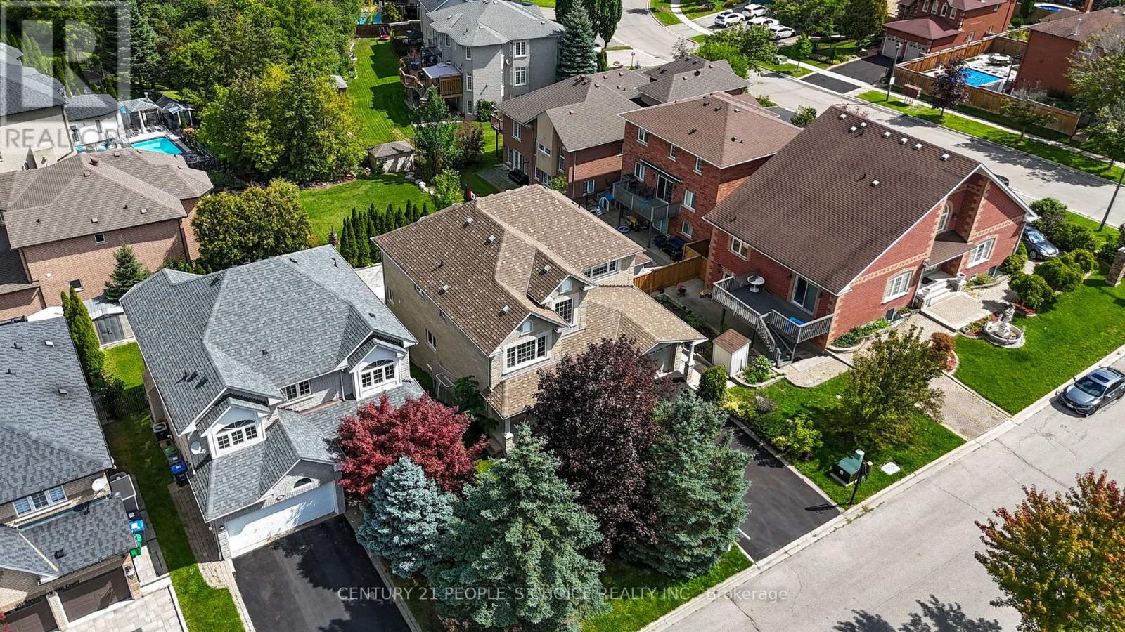 43 Strawberry Hill Court, Caledon, Ontario L7E 2M4 - Photo 4 - W13755670