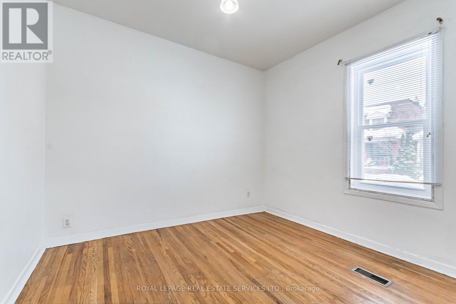 740 Lansdowne Avenue, Toronto, Ontario M6H 3Y8 - Photo 5 - W13755698