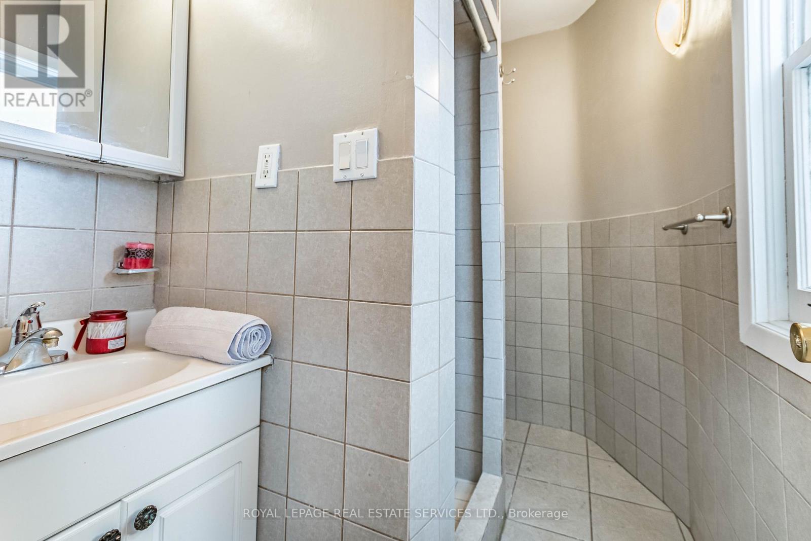 740 Lansdowne Avenue, Toronto, Ontario M6H 3Y8 - Photo 7 - W13755698
