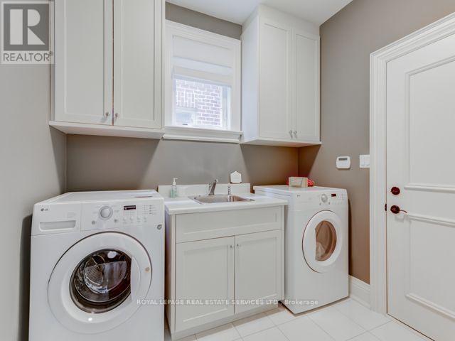 42 Mervyn Avenue, Toronto (Islington-City Centre West), Ontario  M9B 1N3 - Photo 13 - W13755740