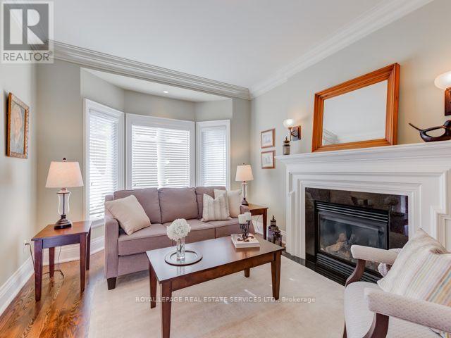 42 Mervyn Avenue, Toronto (Islington-City Centre West), Ontario  M9B 1N3 - Photo 5 - W13755740