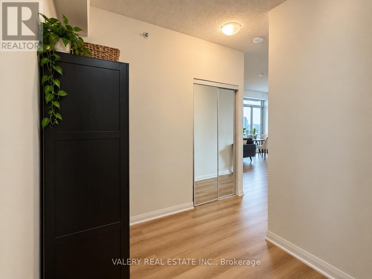 1209 - 55 Eglinton Avenue W, Mississauga, Ontario L5R 0E4 - Photo 5 - W13755766