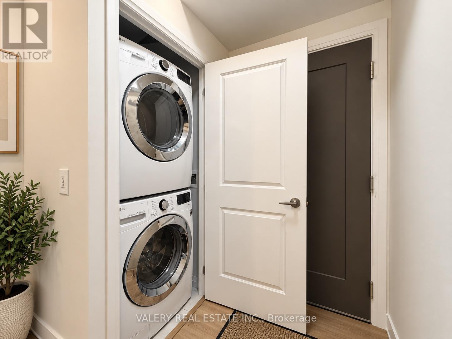 1209 - 55 Eglinton Avenue W, Mississauga, Ontario L5R 0E4 - Photo 6 - W13755766