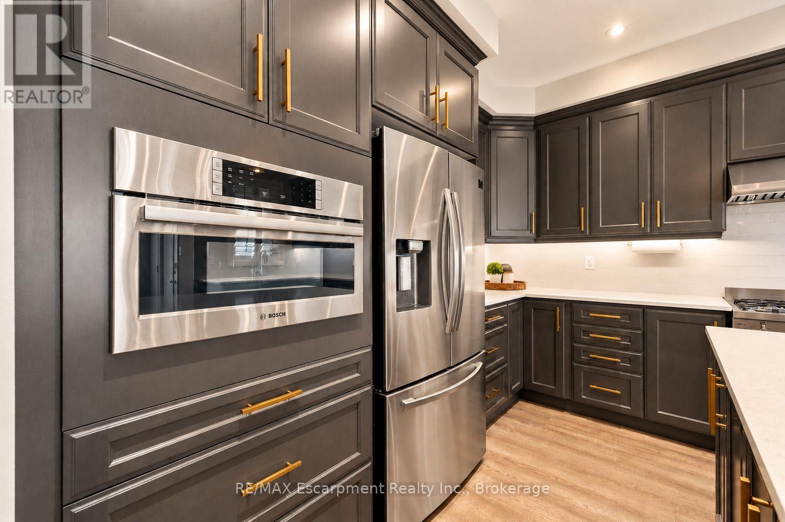 143 Threshing Mill Boulevard, Oakville, Ontario  L6H 0V5 - Photo 14 - W13689008