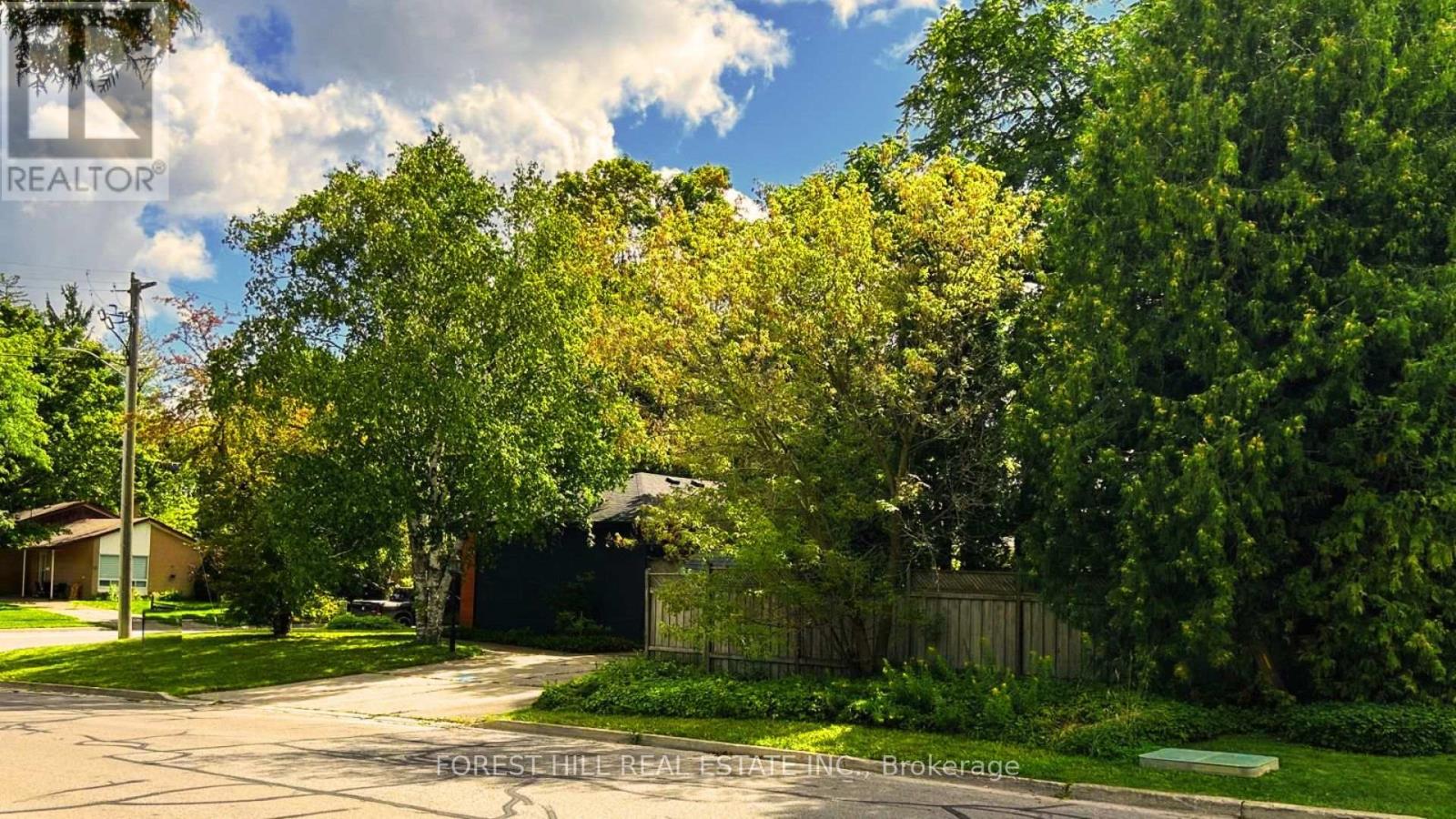 1 Willis Drive, Aurora, Ontario  L4G 2J8 - Photo 5 - N13754918