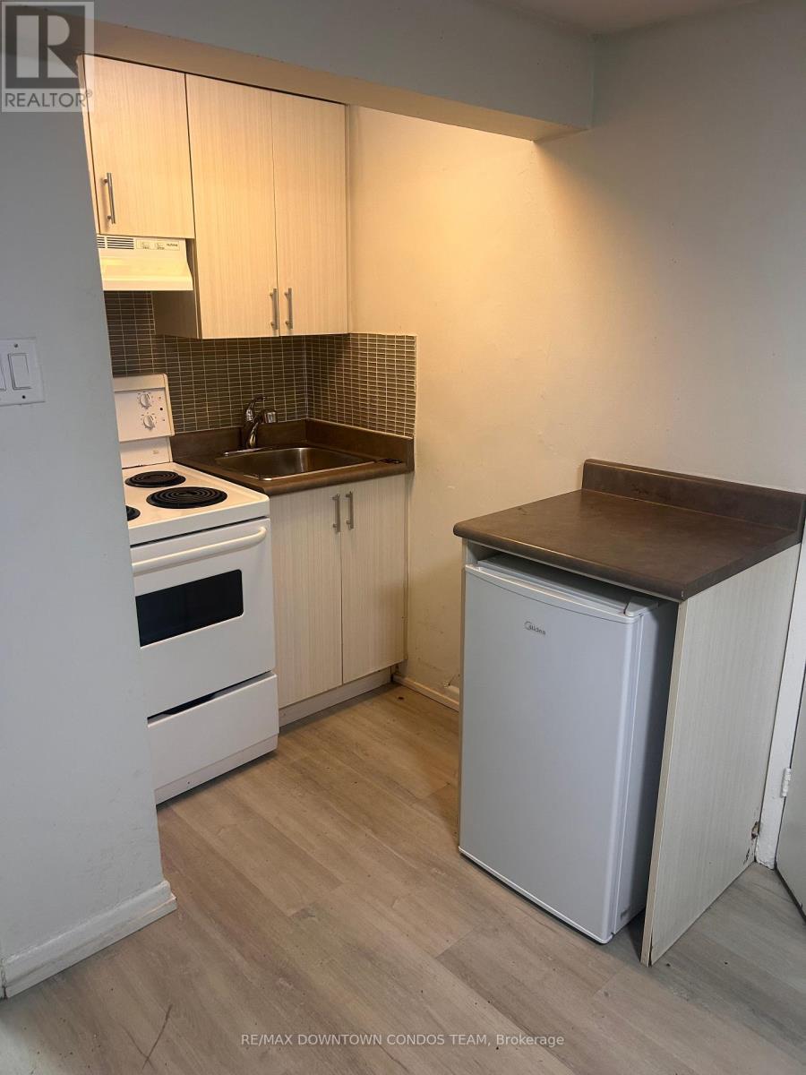 101 - 7 Thornburn Avenue, Toronto, Ontario  M6K 1C4 - Photo 5 - W13719730