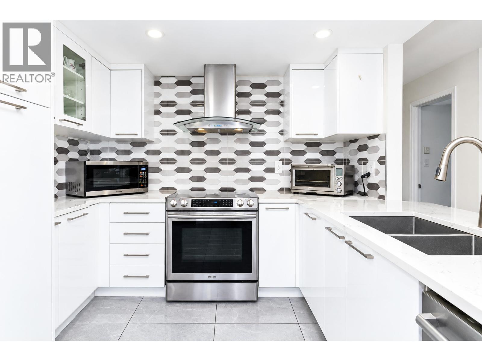 303 200 Newport Drive, Port Moody, British Columbia  V3H 5B7 - Photo 8 - R3161239