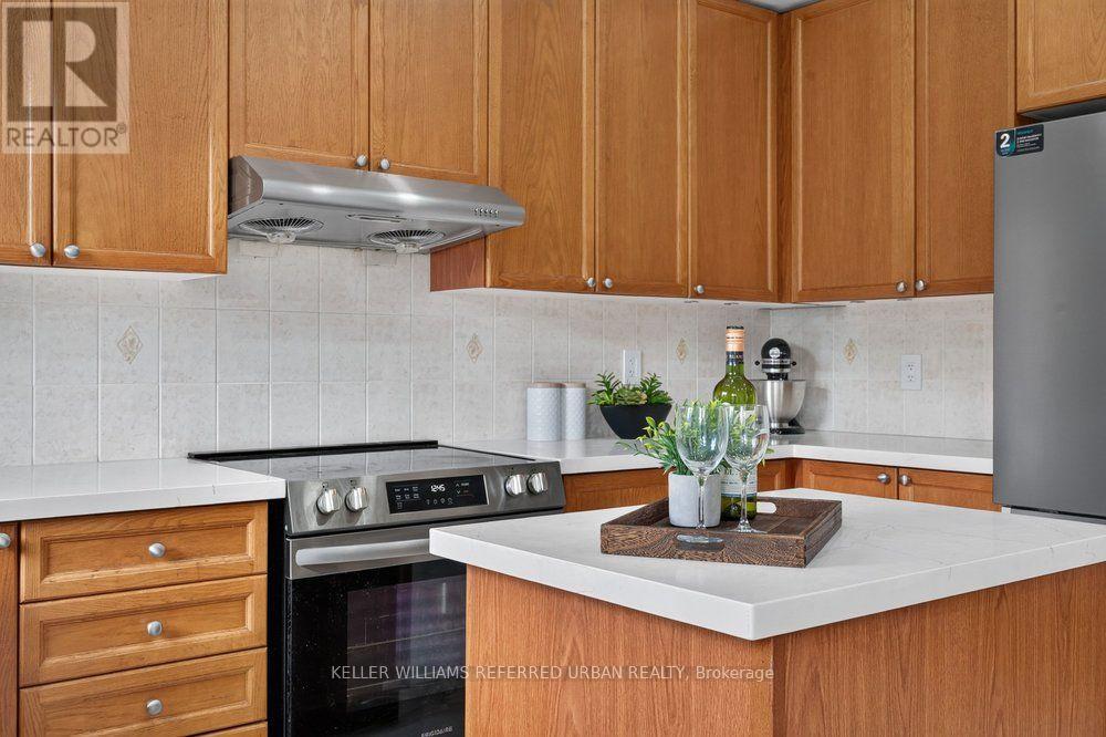571 Reeves Way Boulevard, Whitchurch-Stouffville, Ontario  L4A 0H1 - Photo 13 - N13751430