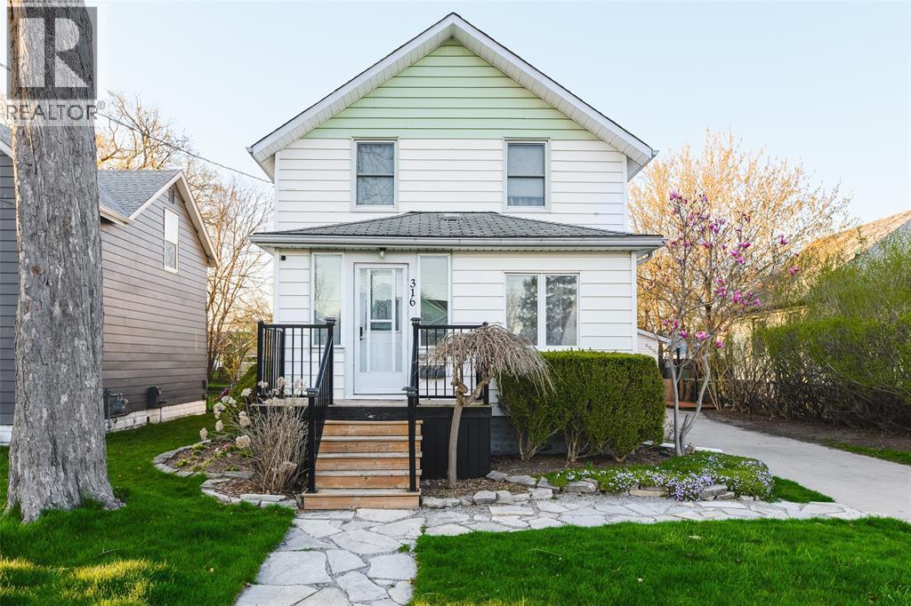 316 BRIGHT STREET, Sarnia, Ontario