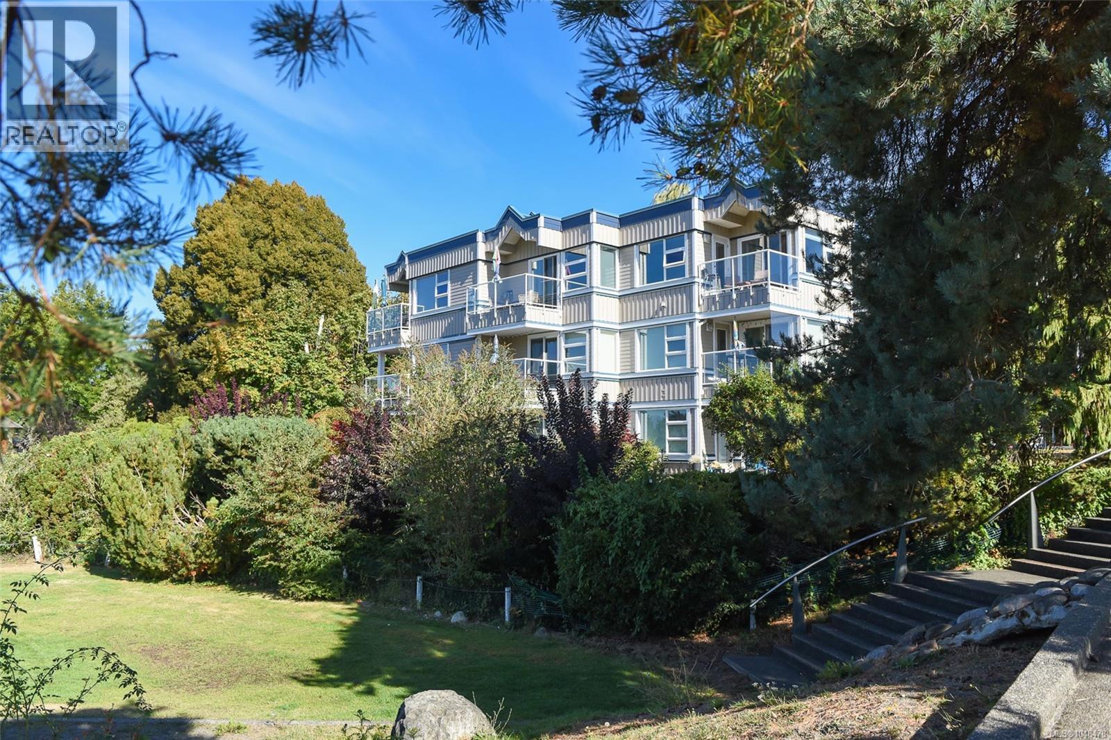 305 137 Port Augusta St, Comox, British Columbia  V9M 3N8 - Photo 42 - 1048478