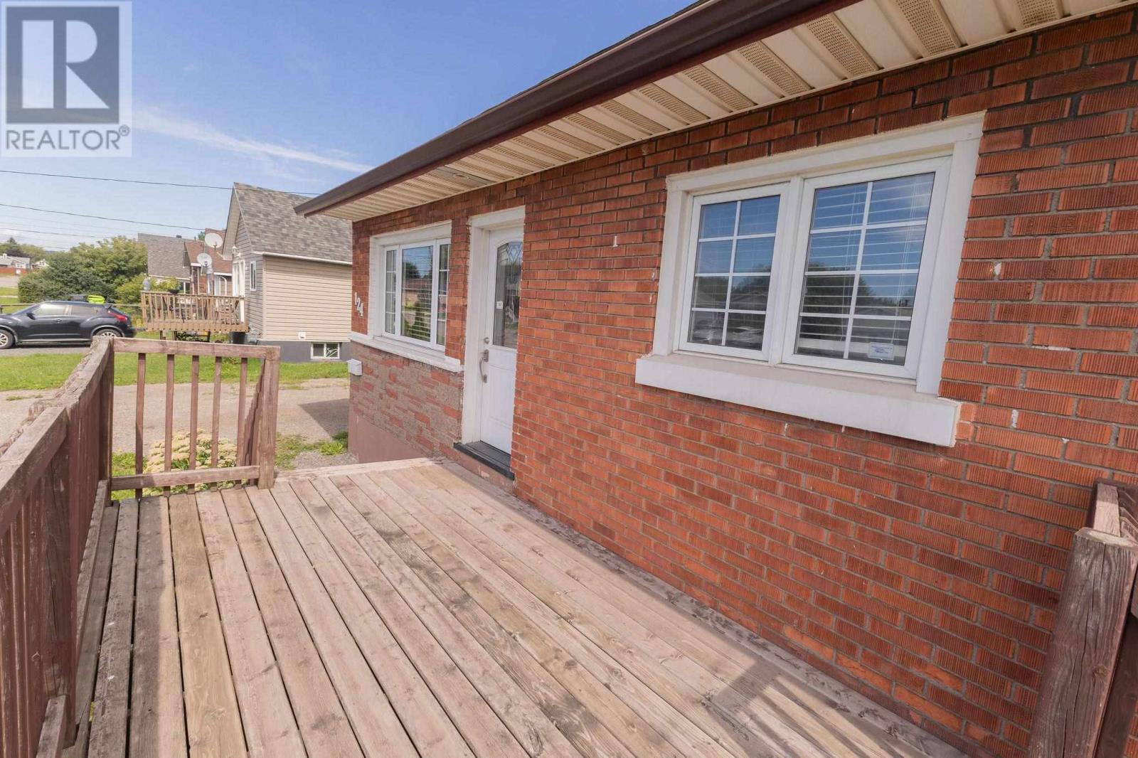 124 Mcfadden Ave, Sault Ste. Marie, Ontario  P6C 4T2 - Photo 3 - SM262458