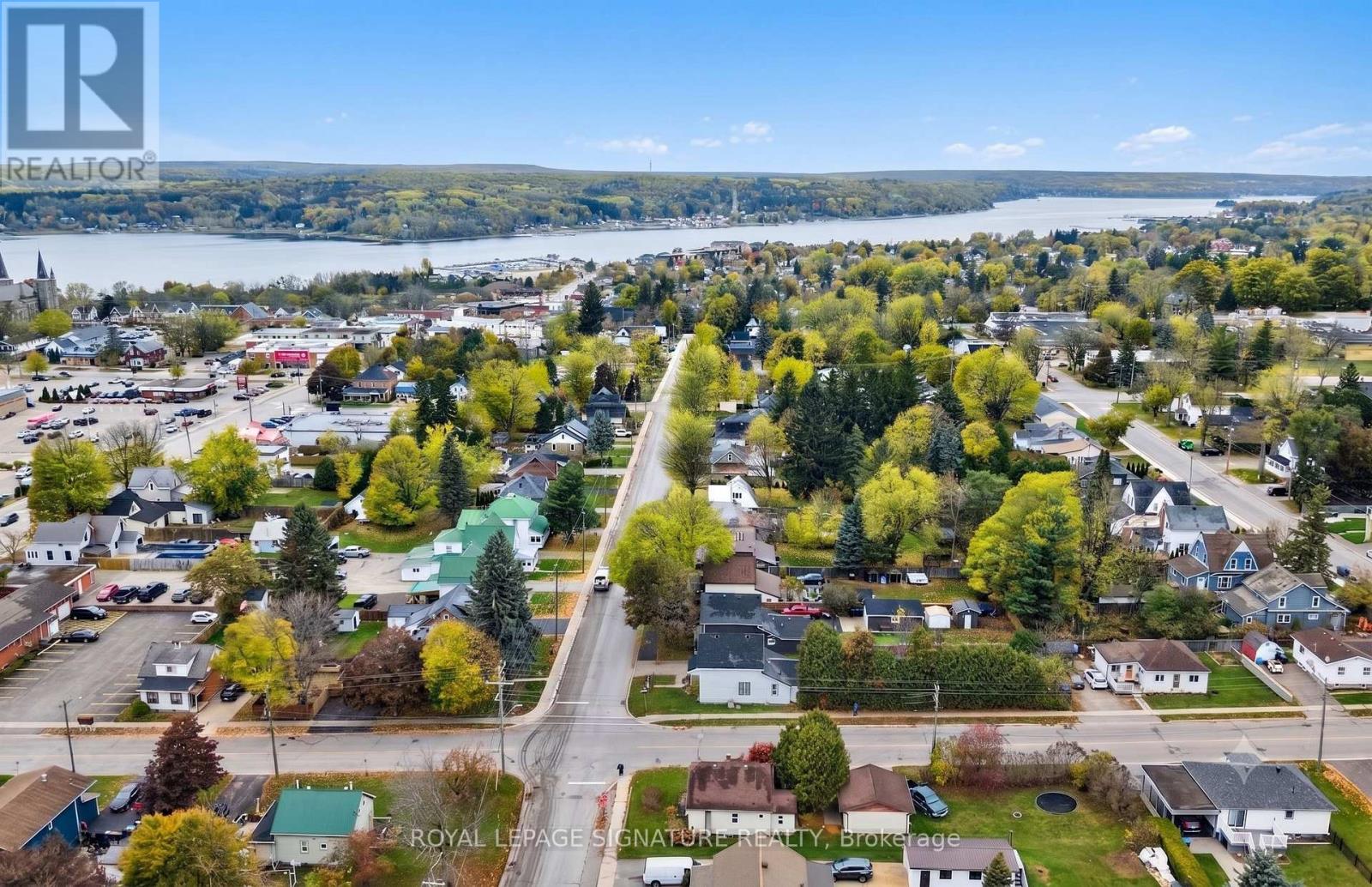 57 Maria Street, Penetanguishene, Ontario  L9M 1L3 - Photo 11 - S13553834