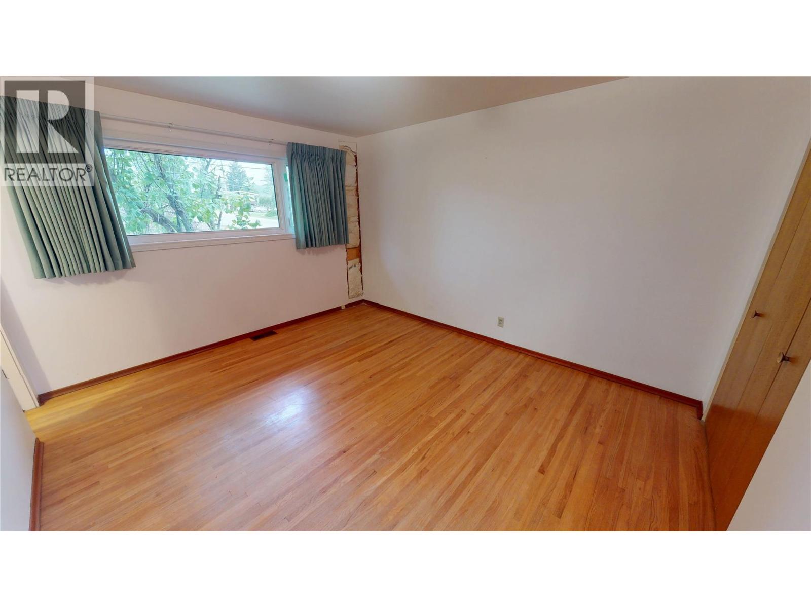 301 9th Street S, Cranbrook, British Columbia V1C 1R2 - Photo 13 - 10400085