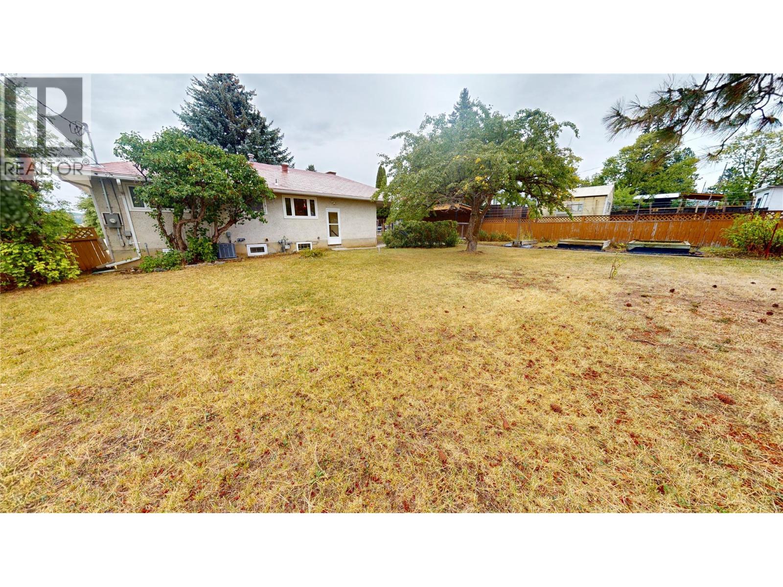 301 9th Street S, Cranbrook, British Columbia V1C 1R2 - Photo 24 - 10400085