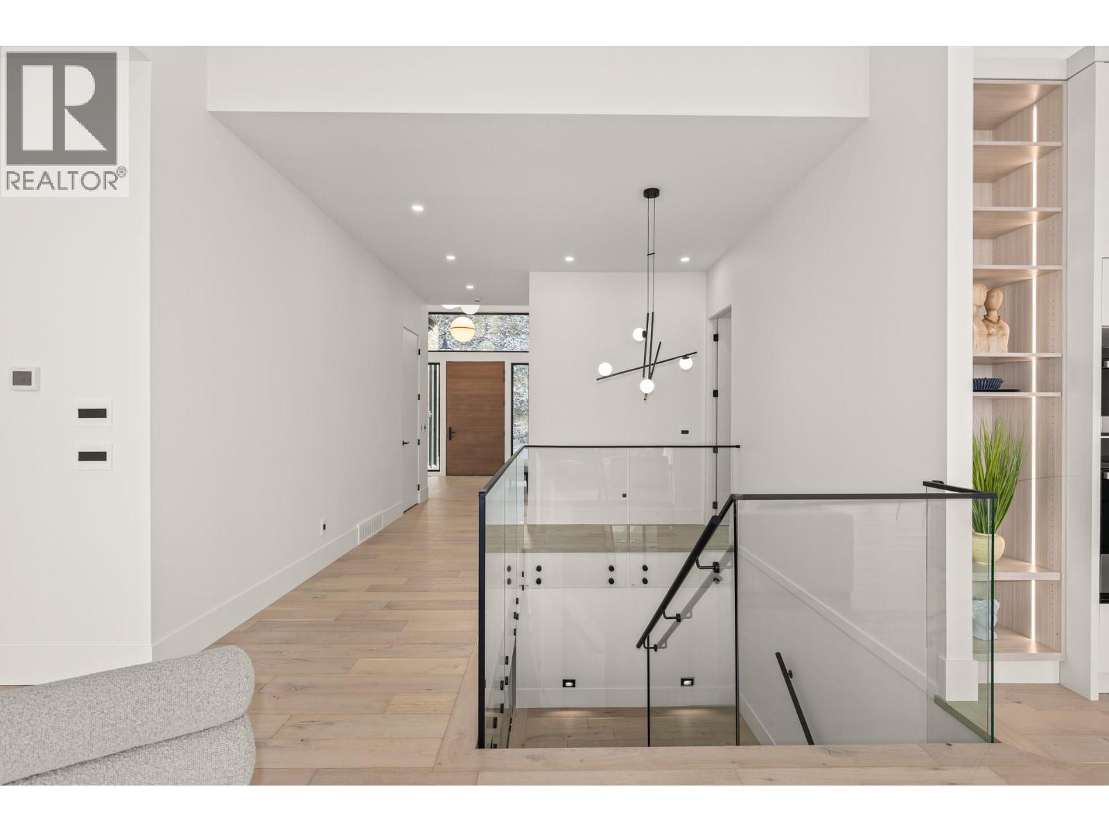 5584 Upper Mission Court, Kelowna, British Columbia  V1W 0C5 - Photo 6 - 10399983