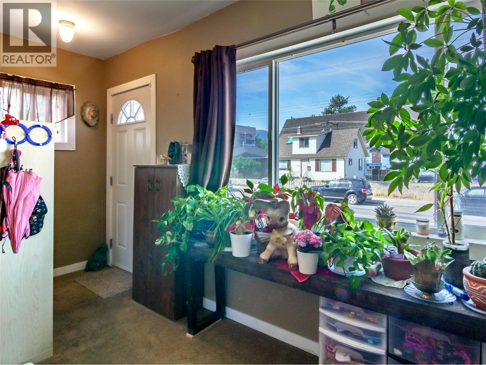 662 Ellis Street, Penticton, British Columbia  V2A 4M6 - Photo 1 - 10399732