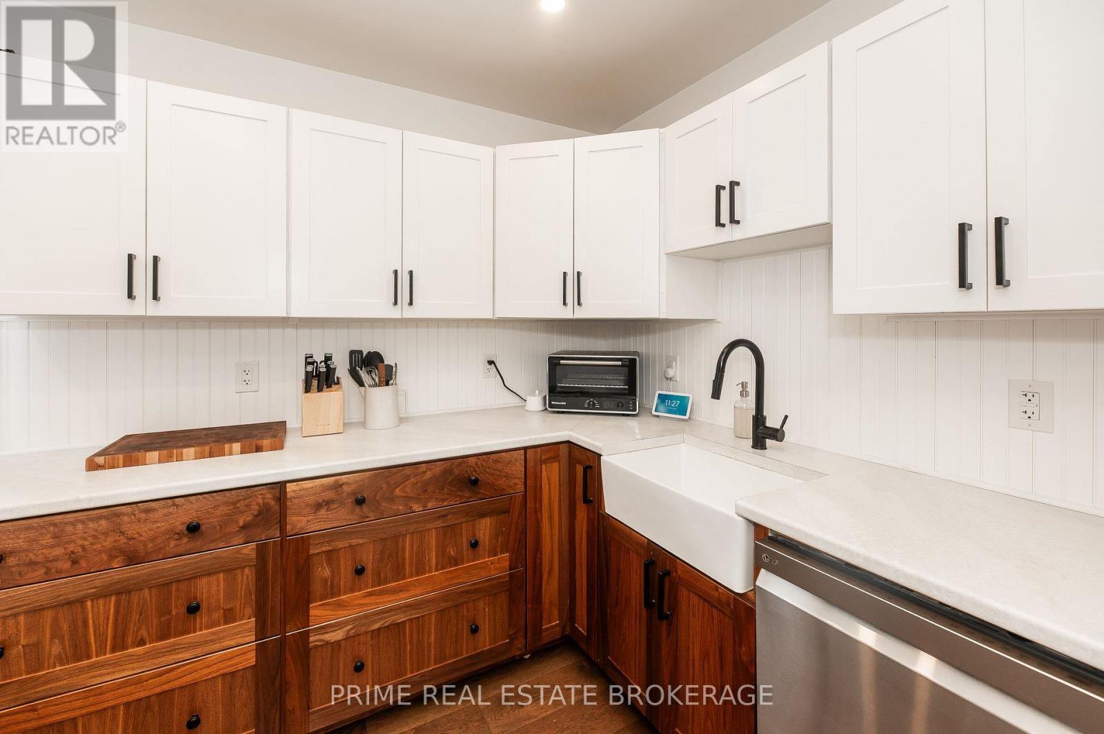 8 Pine Street, St. Thomas, Ontario  N5R 1L9 - Photo 21 - X13755826